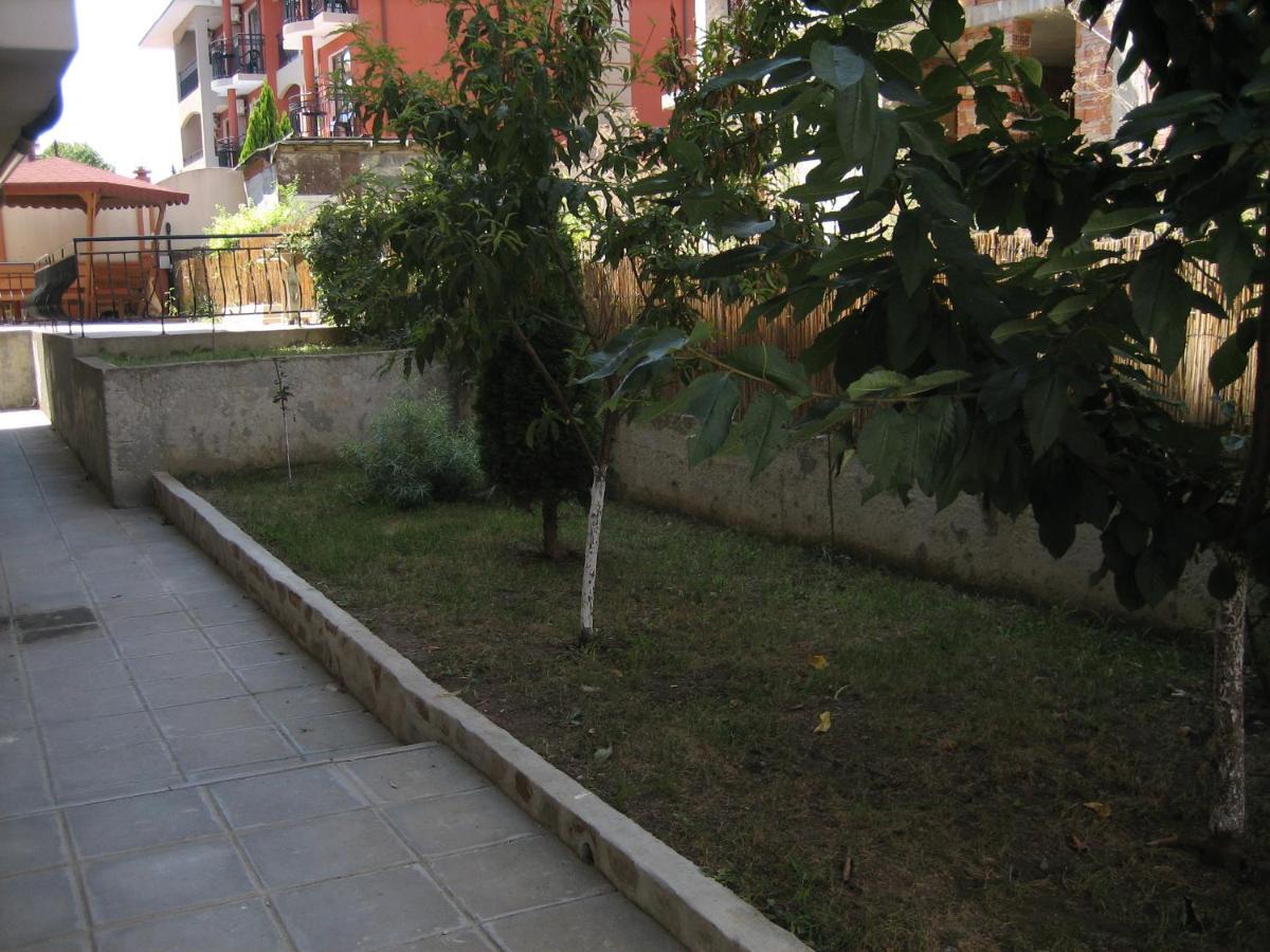Apartment Lazur By The Sea Rawda Exterior foto